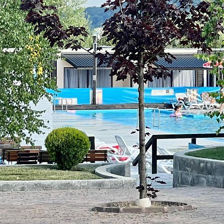 Bungalowuri "Doi Cocosi " Villa Horezu Eksteriør bilde