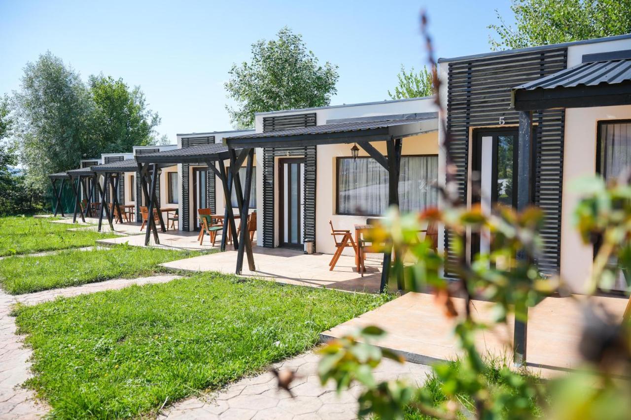 Bungalowuri "Doi Cocosi " Villa Horezu Eksteriør bilde