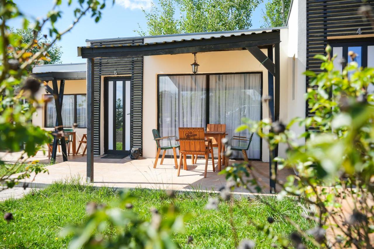 Bungalowuri "Doi Cocosi " Villa Horezu Eksteriør bilde