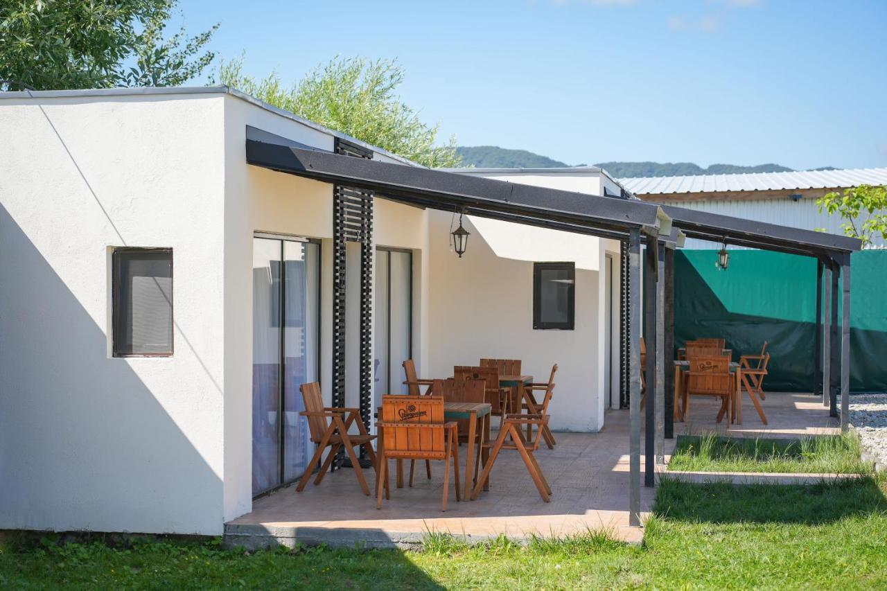 Bungalowuri "Doi Cocosi " Villa Horezu Eksteriør bilde