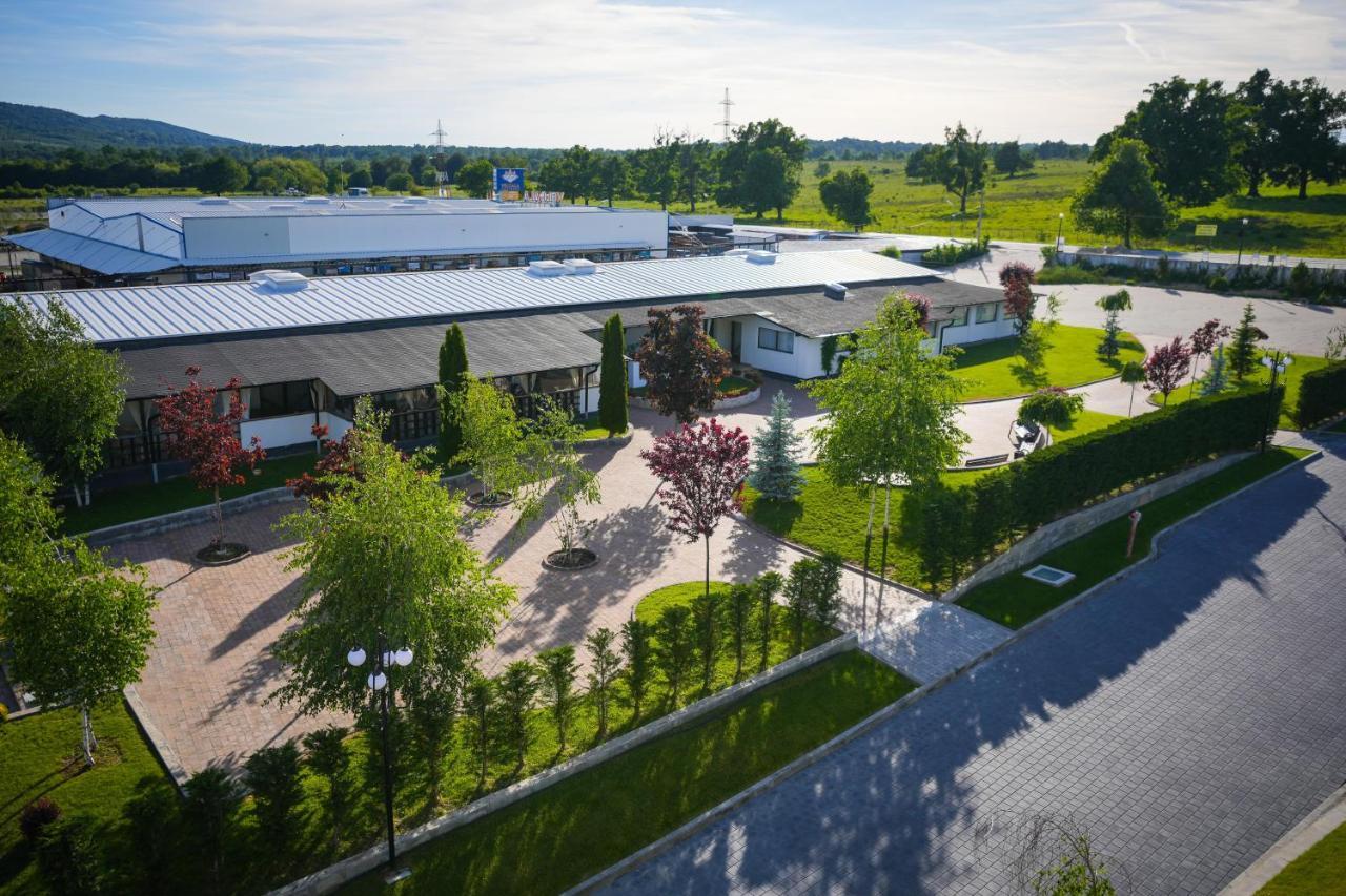 Bungalowuri "Doi Cocosi " Villa Horezu Eksteriør bilde